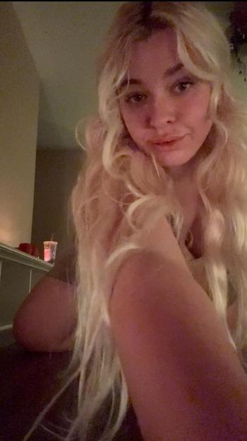 Angel, 26  female escort, Longview