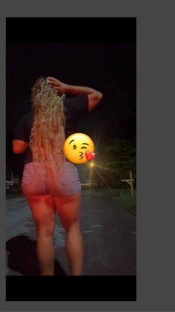 Bae, 24  female escort, Longview