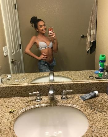 Kristy, 25  female escort, Longview