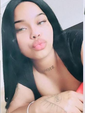 Chee, 22  female escort, Longview